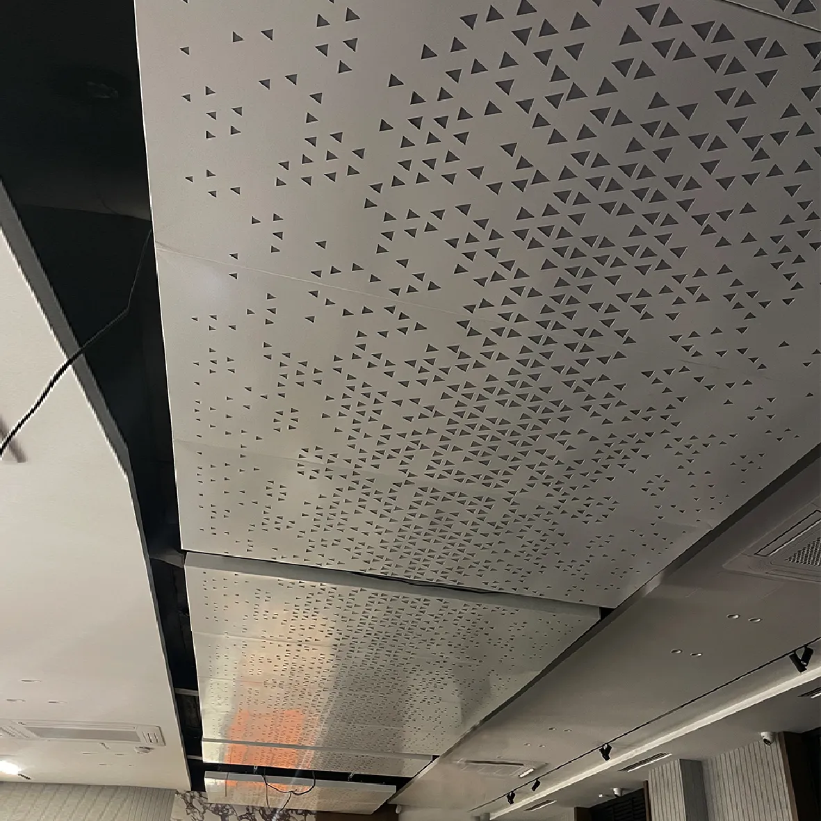 Потолки Aerogrid MLC